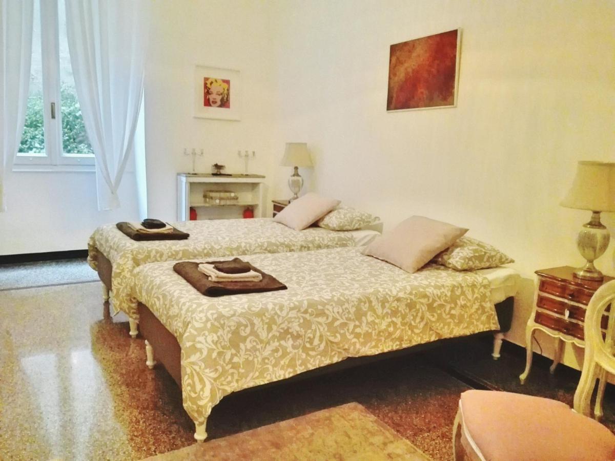 Central Chic Apartment Генуя Экстерьер фото